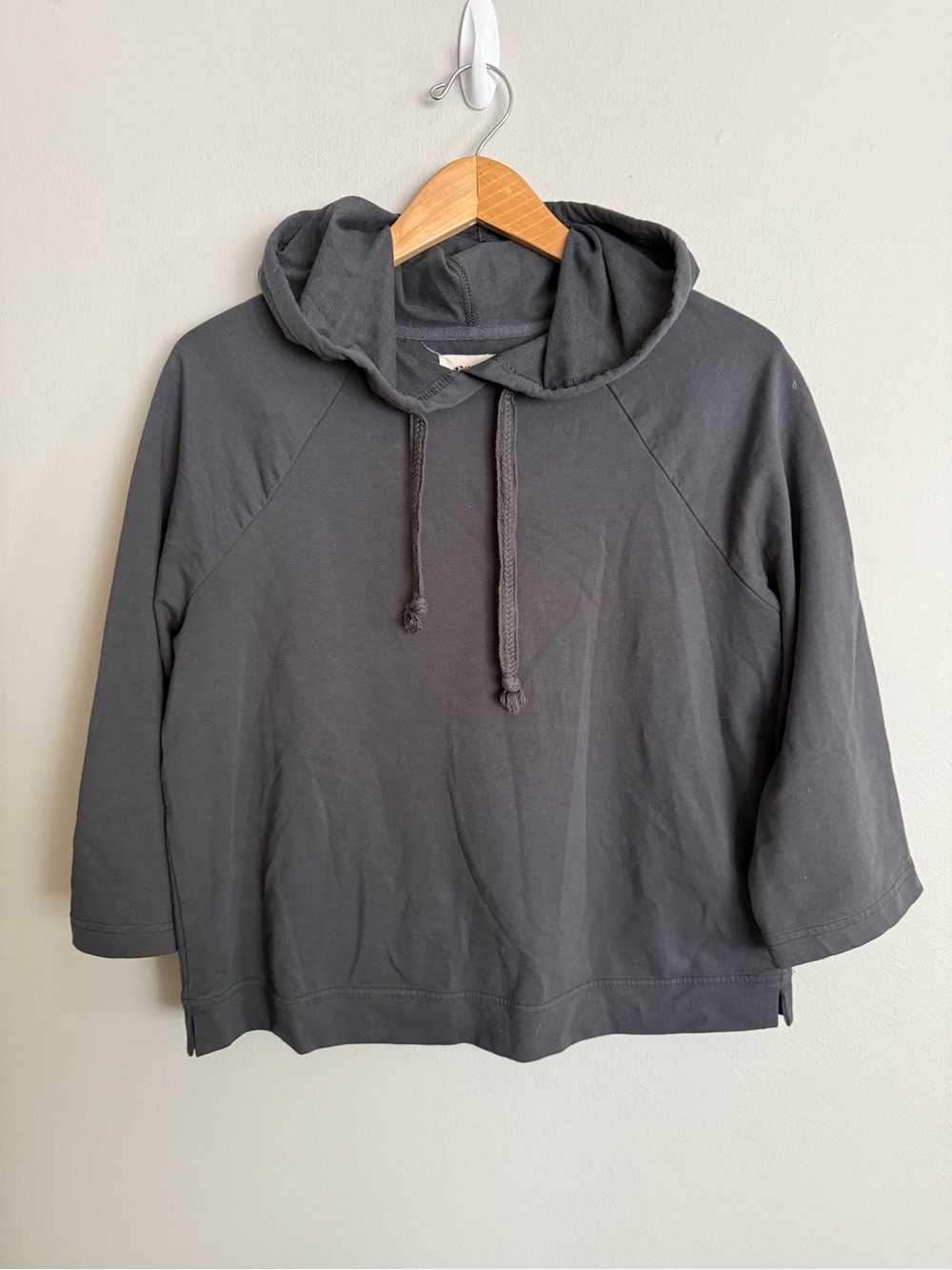 Pact Women’s S Hoodie Organic Cotton Charcoal Gray Cropped Hoodie